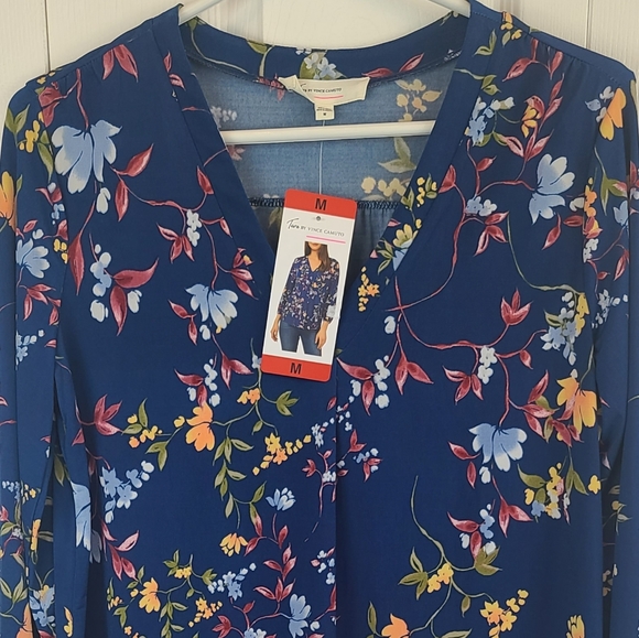 2/$30 ☆ NWT ☆ Two by Vince Camuto Medium 3/4 Sleeve V-Neck Top - Picture 5 of 10